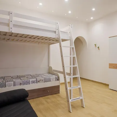 Barraco's House Apartment *